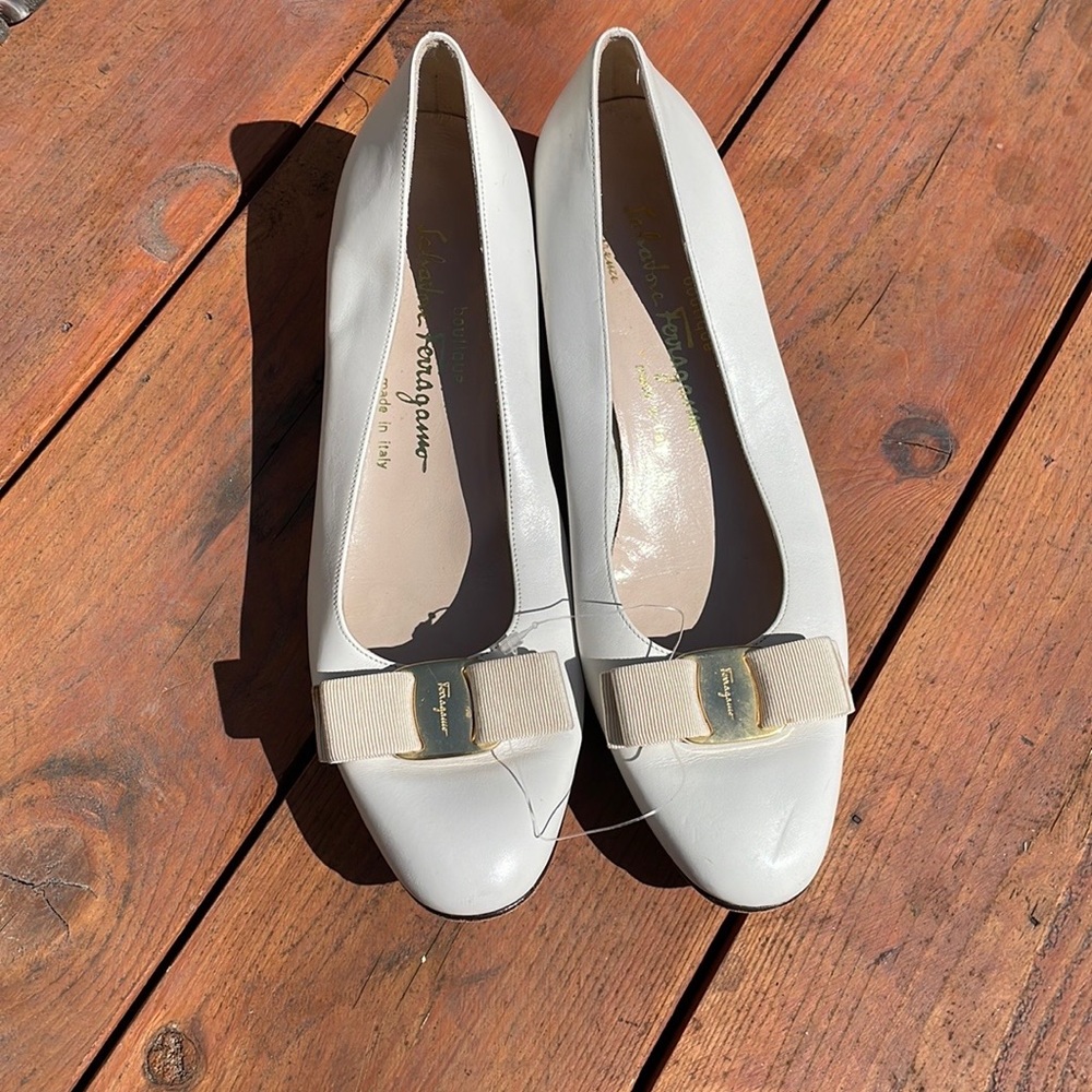 Vintage white leather Salvatore Ferragamo heels - size 9 1/2